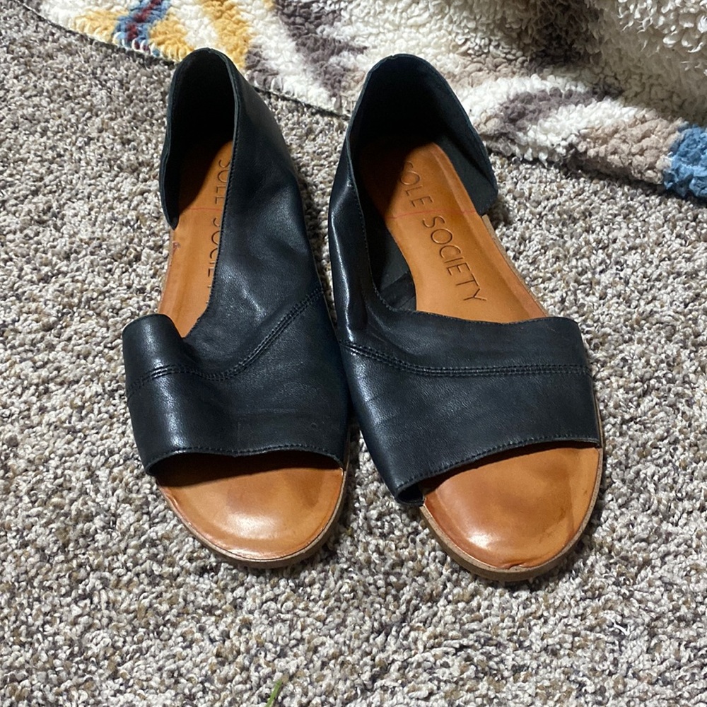 Open toe flats